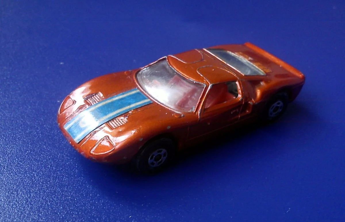 Ford GT (Bronze, Blue and White stripes down hood, w/"6")
