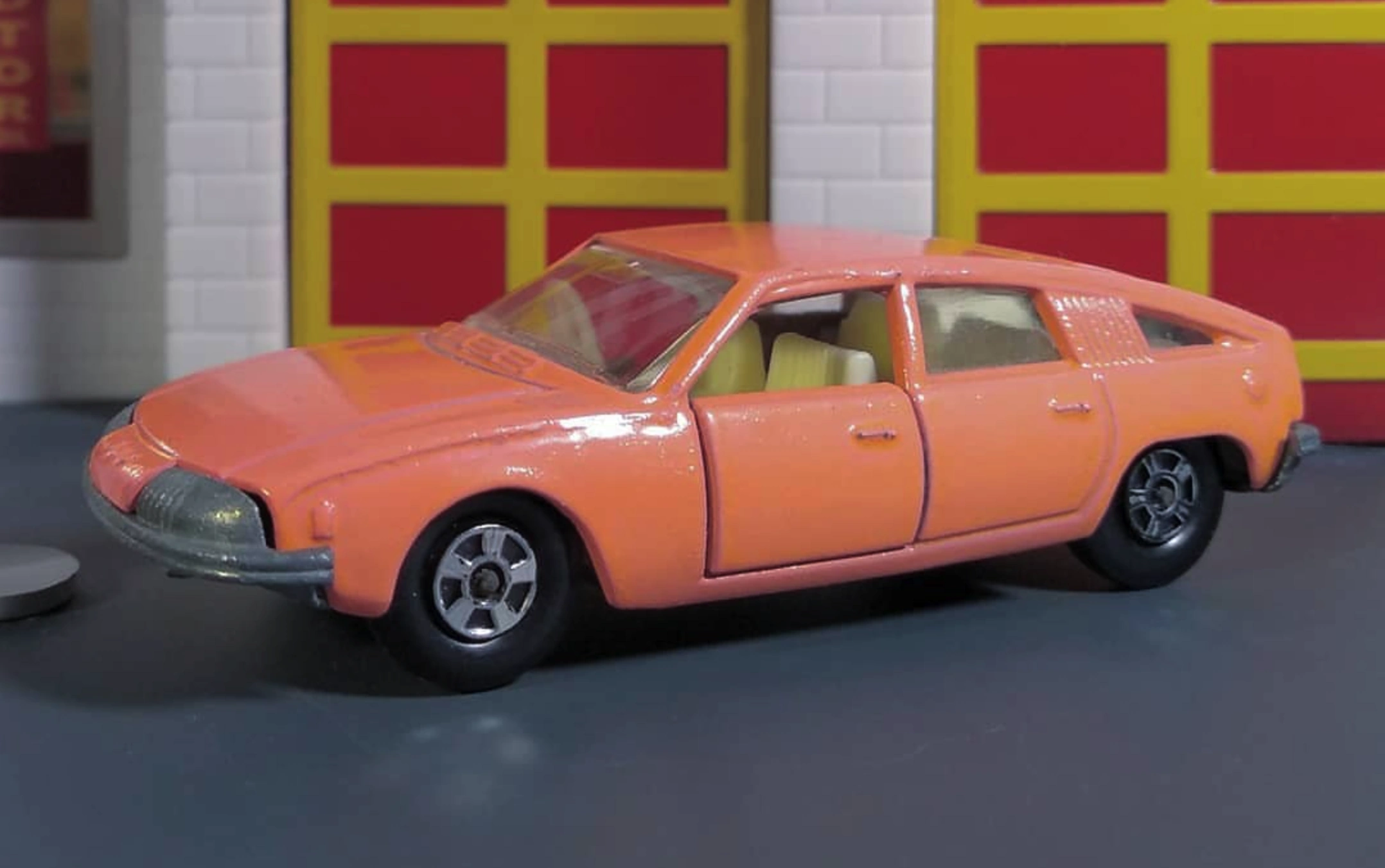 BMC 1800 Pininfarina (Peach)