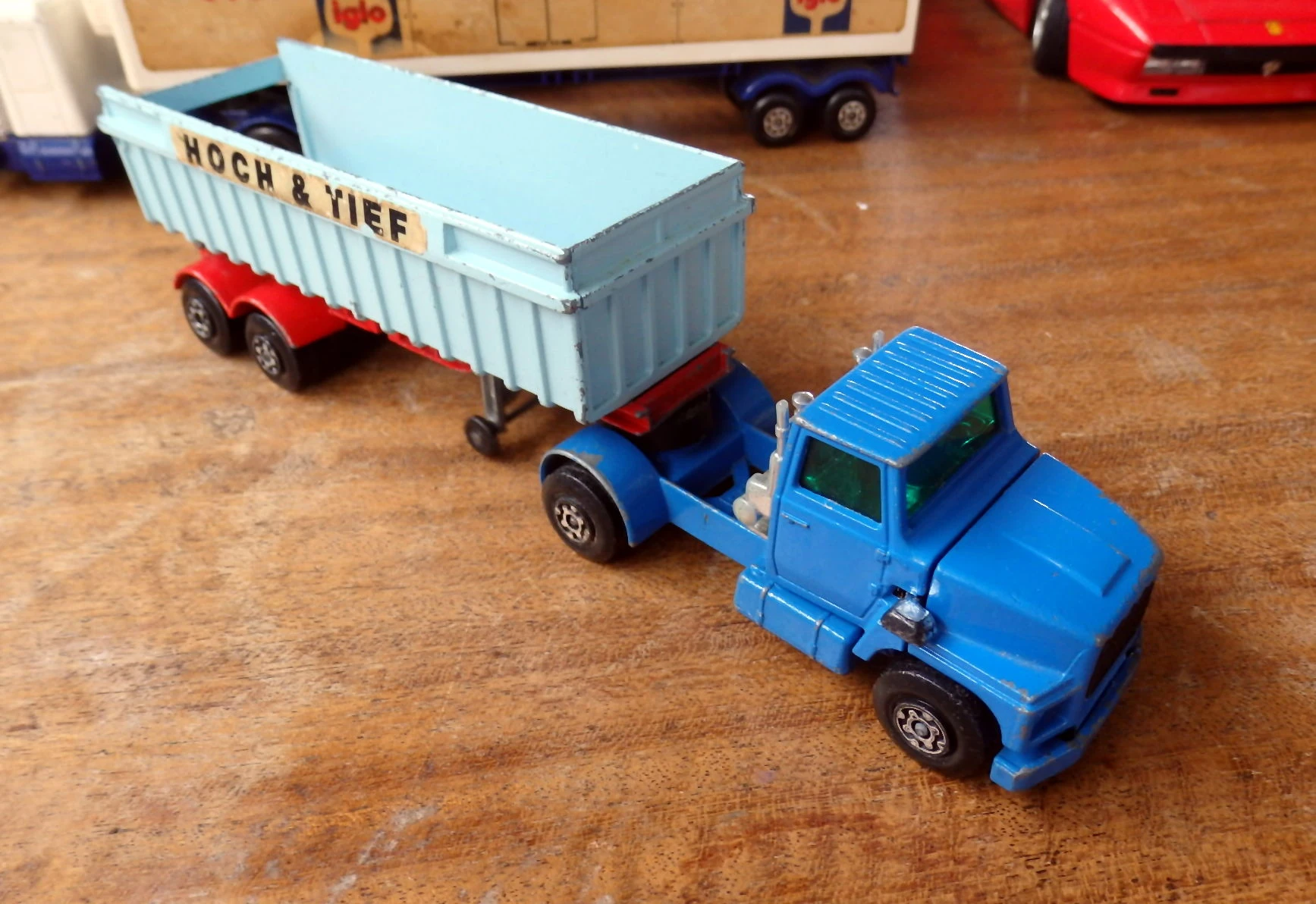 Articulated Tipper (Blue & Red, HOCH & TIEF)