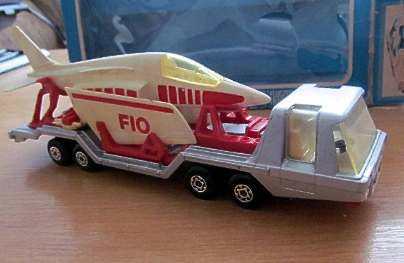 Aircraft Transporter (Silver, FLO)