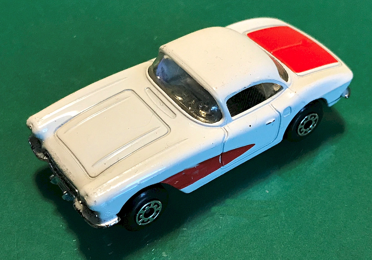 ´62 Chevrolet Corvette (White, Red trunk & side flash tampo)