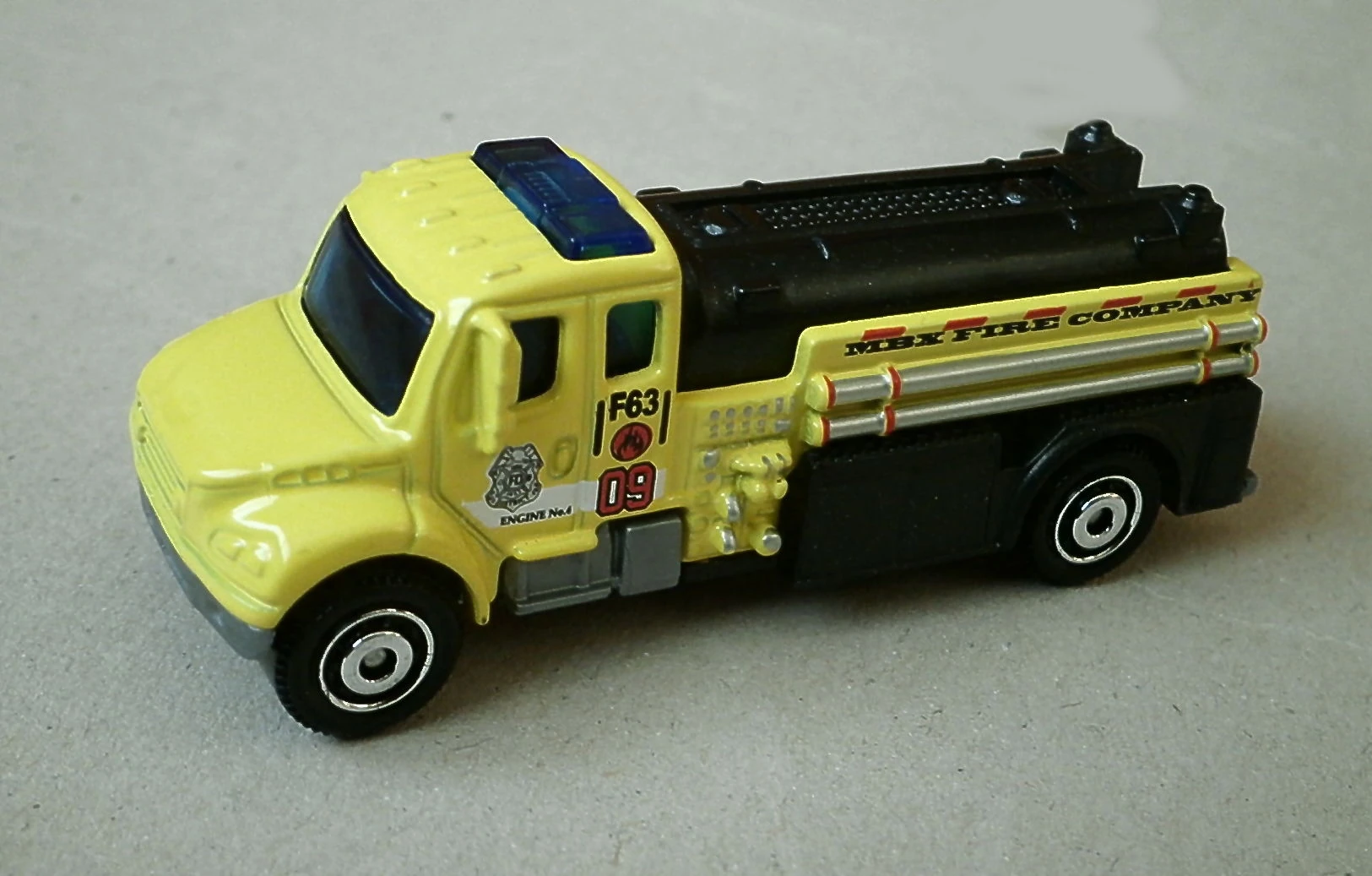 Freightliner Business Class M2 106 (Yellow, White stripe, ENGINE No.1, 09, F63, MBX…)