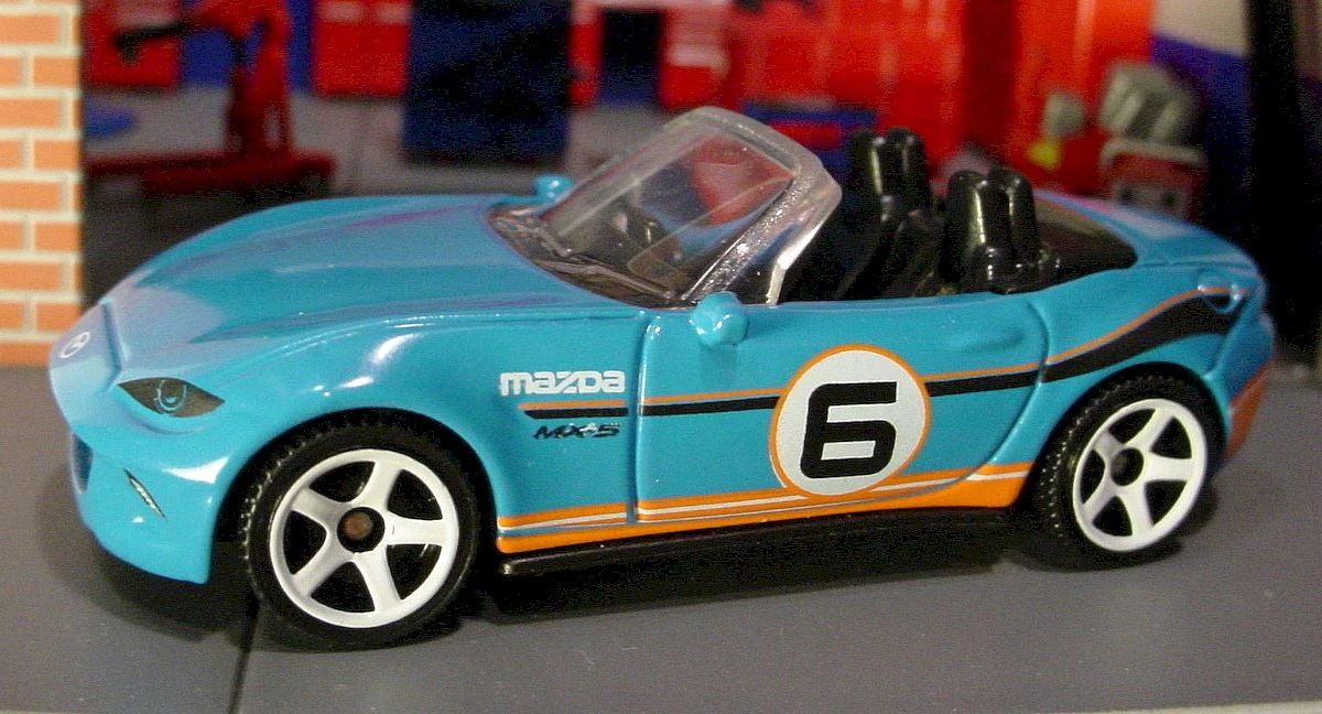 2015 Mazda MX-5 Miata (Light Blue, Orange and Black stripe, 6, MAZDA MX-5)