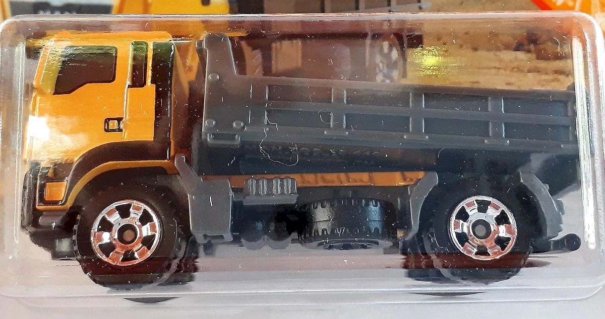 MAN TGS 18.440 (Dark Yellow, MAN, Black trim in the side panel)