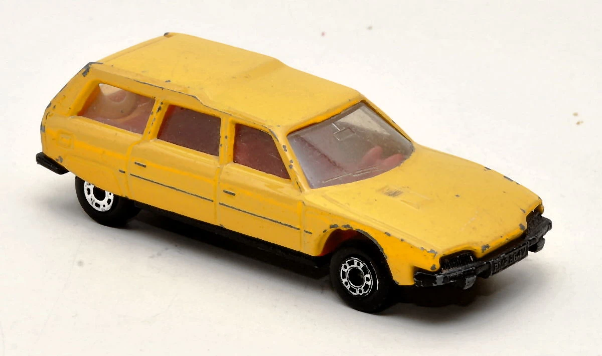 Citroen CX (Yellow, None)