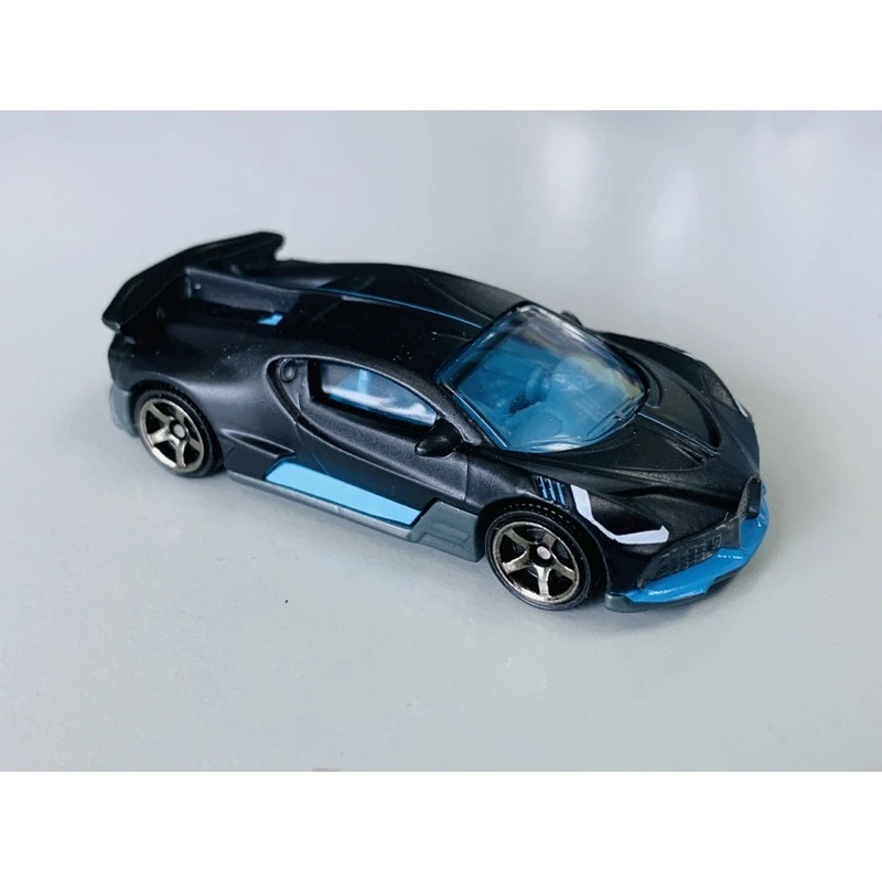 2018 Bugatti Divo (Matte Black, Detailed Blue trim)