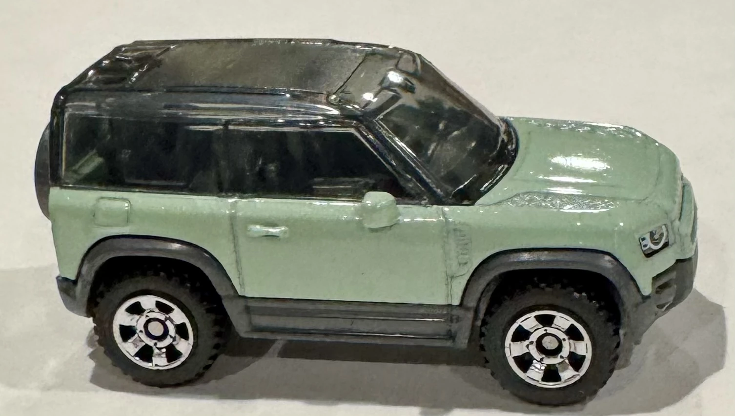 2020 Land Rover Defender (Metalflake Mint Green, Detailed trim front & rear)