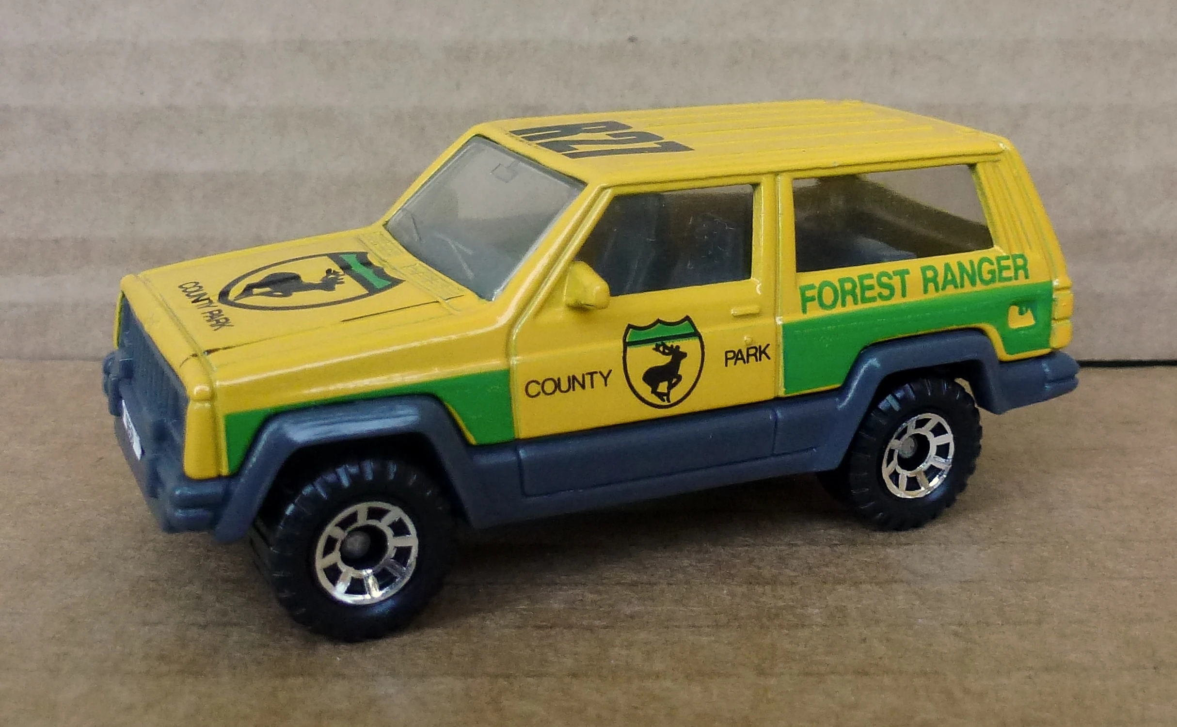 Jeep Cherokee (Yellow, Green sections, FOREST RANGER)