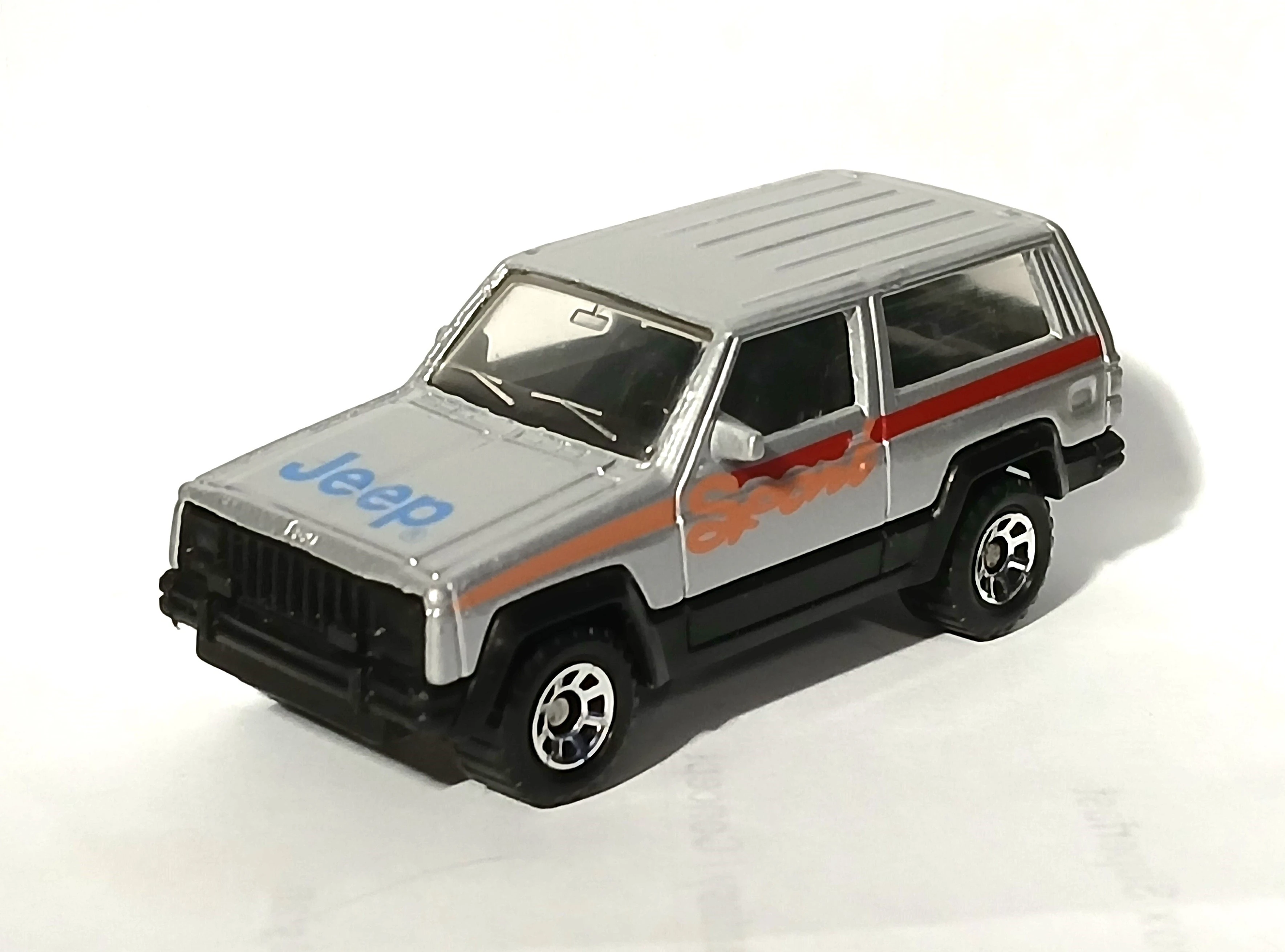 Jeep Cherokee (Silver, SPORT, JEEP, blue ® on hood)