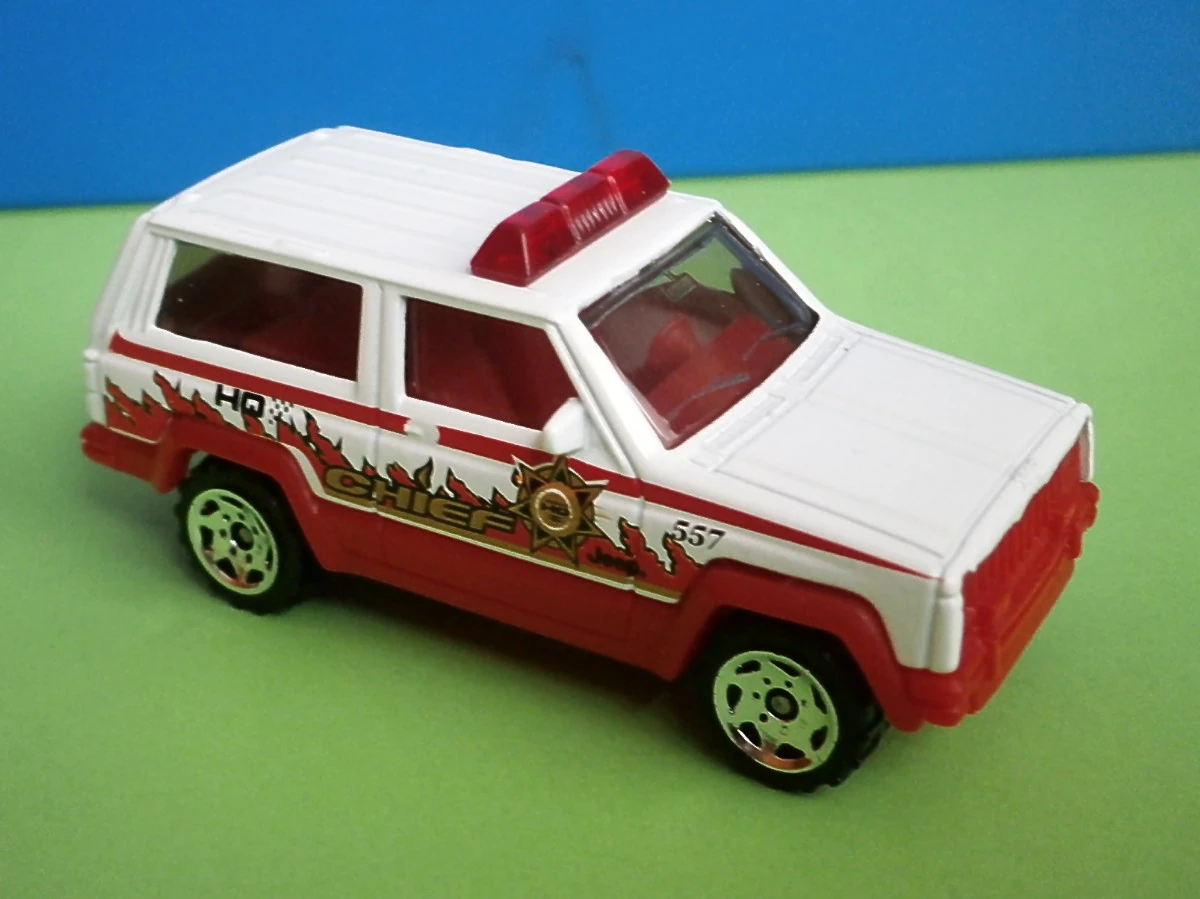 Jeep Cherokee (White, 557, CHIEF, HQ)