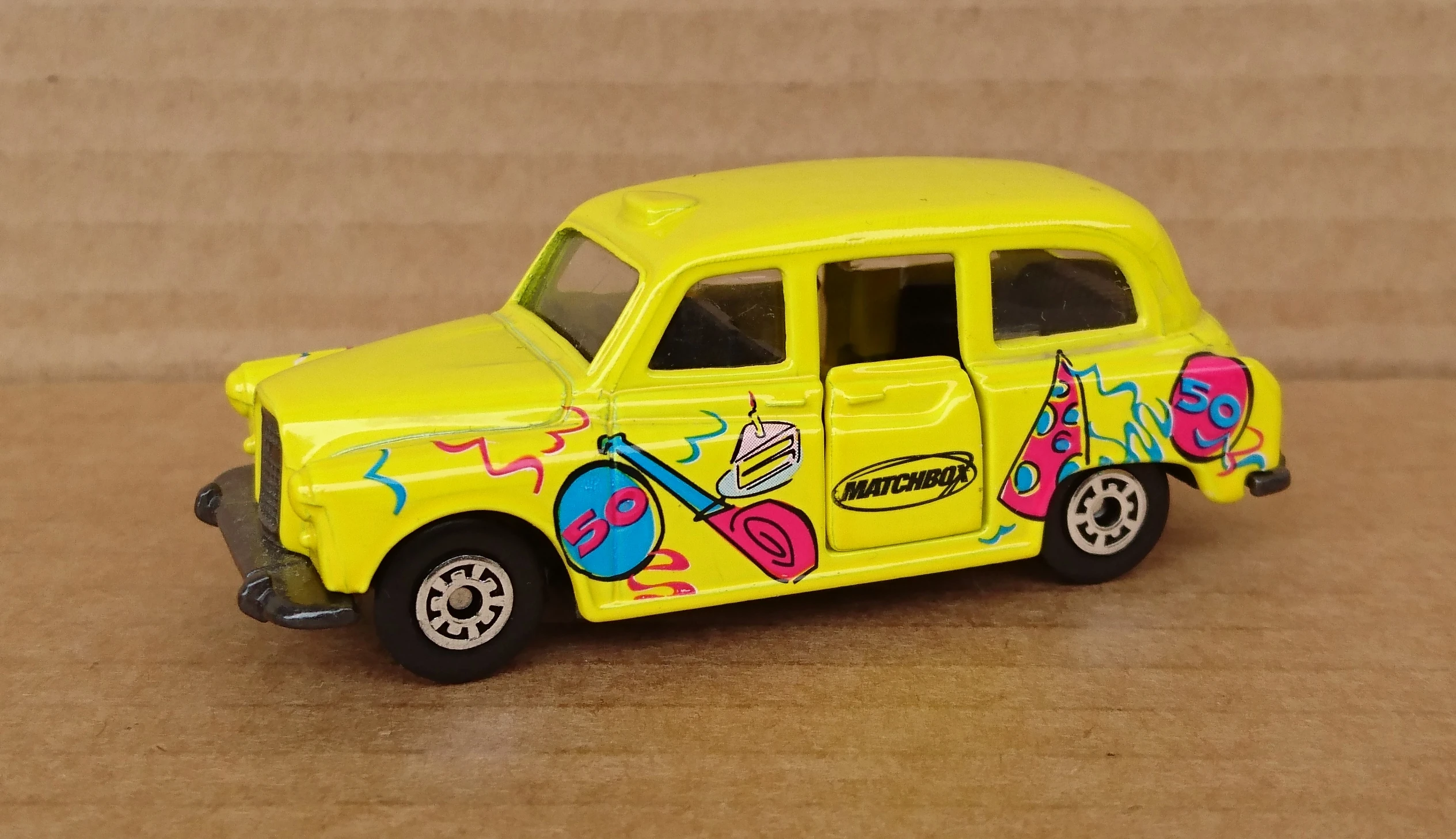 Carbodies Taxi FX4R (Yellow, Matchbox 50)