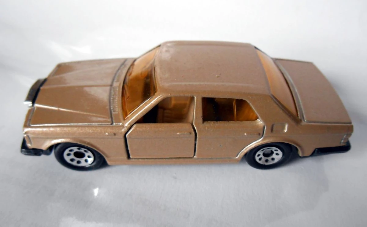 Rolls-Royce Silver Spirit (Tan, None)