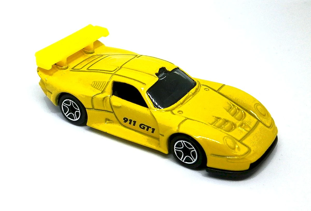Porsche 911 GT1 (Yellow, 911 GT1 on side)