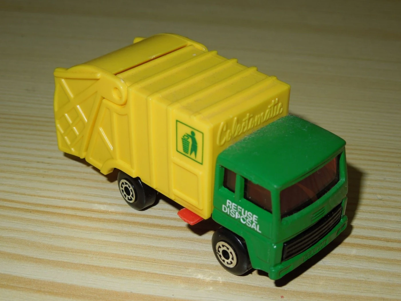 Refuse Truck (1979) (REFUSE DISPOSAL, Caricature deko)