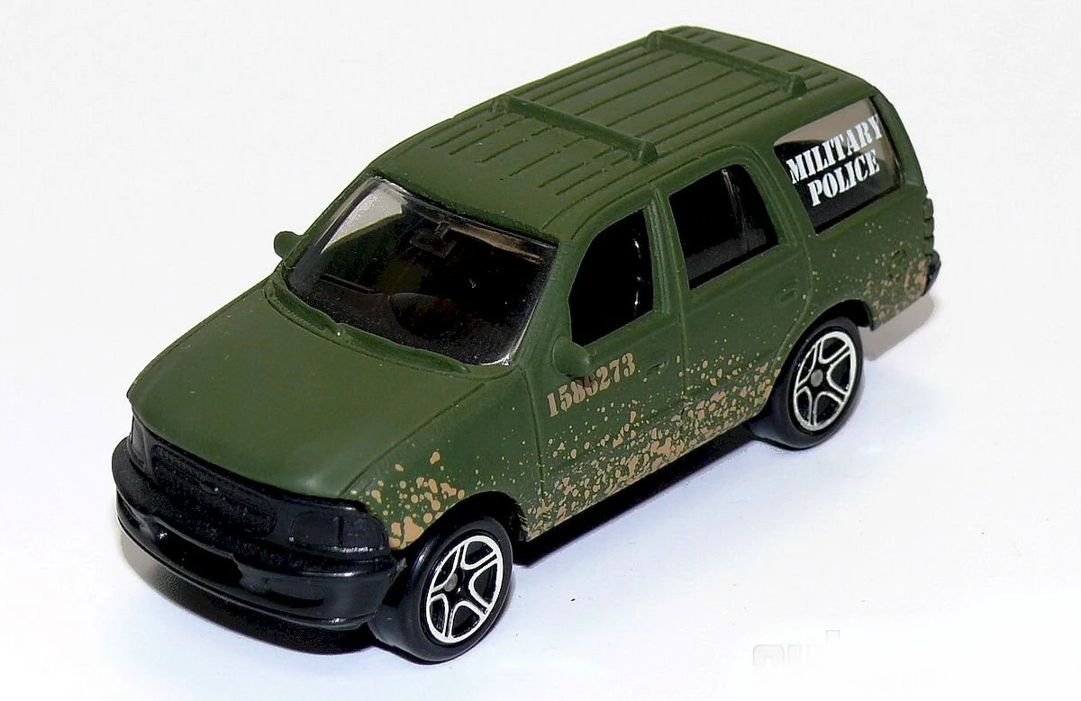 Ford Expedition (Flat Camo Greem, Military Police, 1586273, "dried mud")