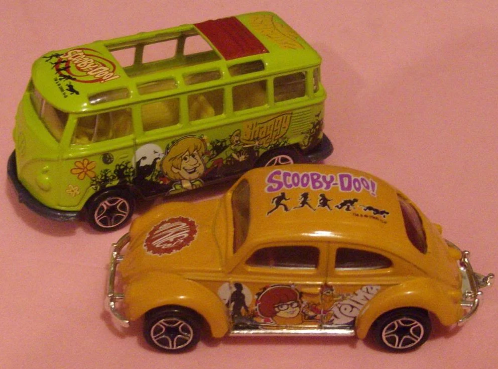 62 Volkswagen Beetle (Orange Pumpkin, Scooby-Doo scene, Velma & WB)