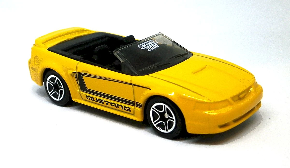 99 Ford Mustang GT (Yellow, Mustang, Black side stripe)