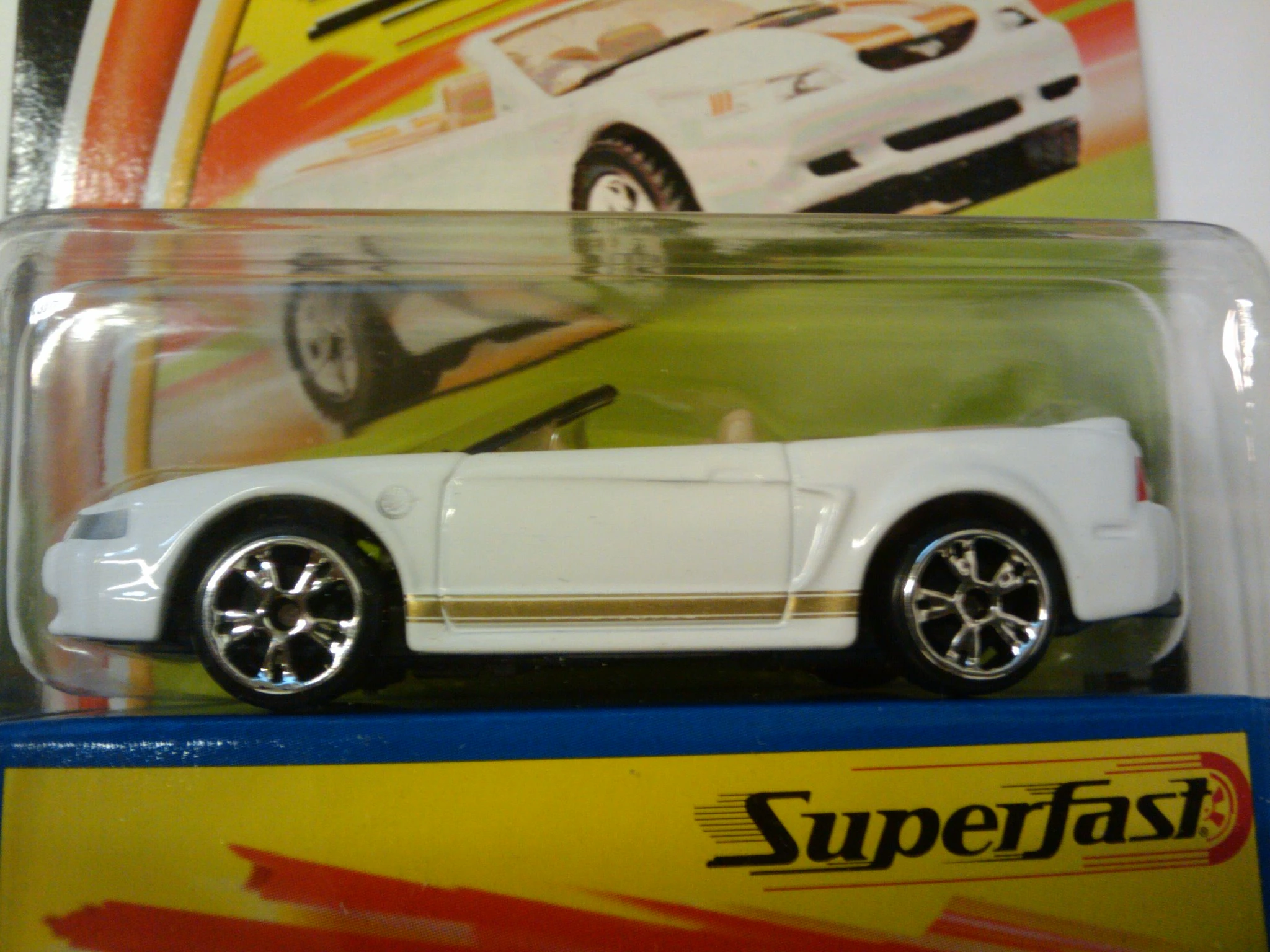 99 Ford Mustang GT (White, Silver headlights, Red taillights, Gold…)