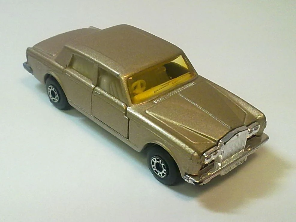 Rolls-Royce Silver Shadow II (Tan, None)
