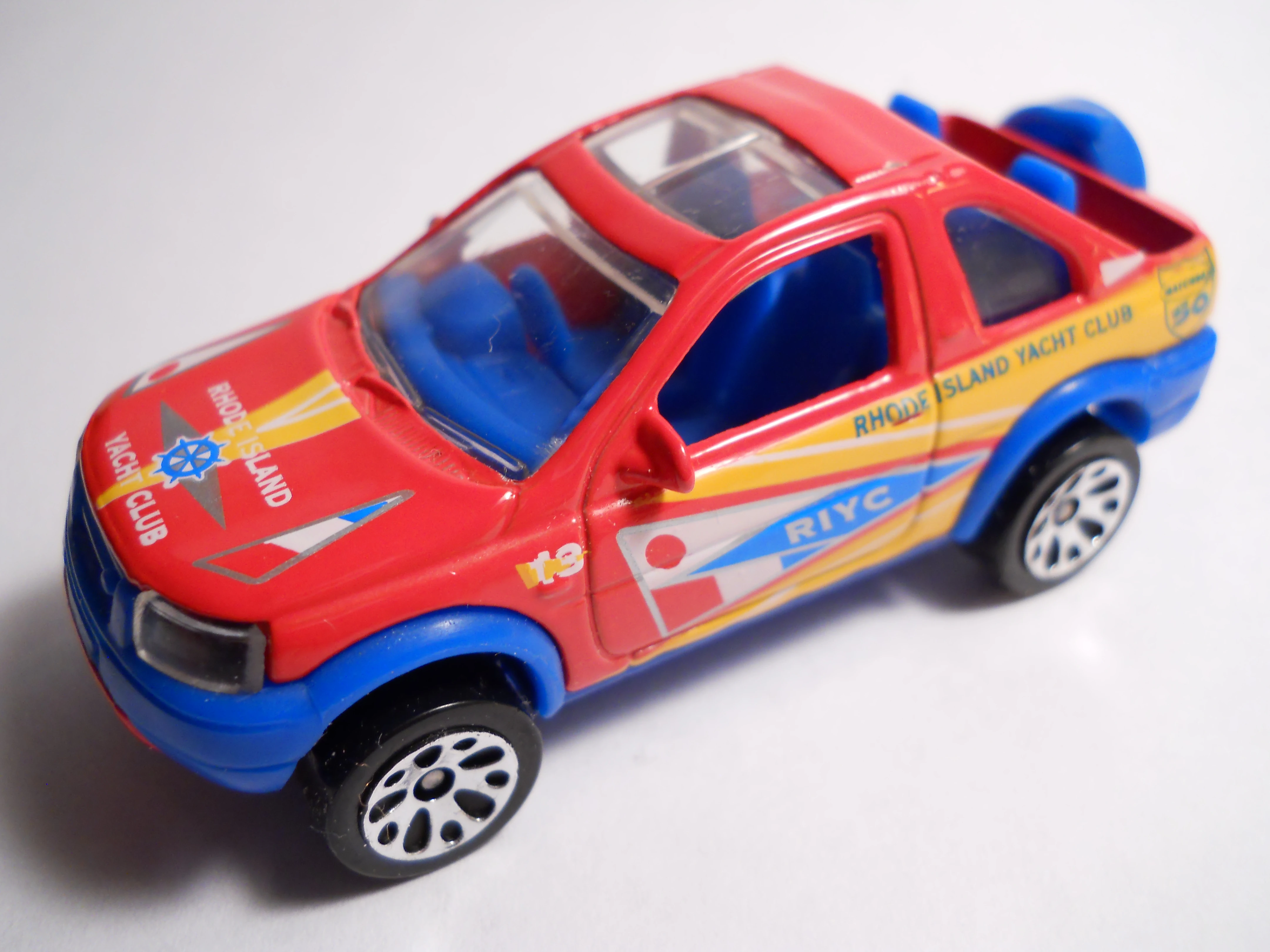 Land Rover Freelander (Red, RHODE ISLAND YACHT CLUB, 13, maritime si…)