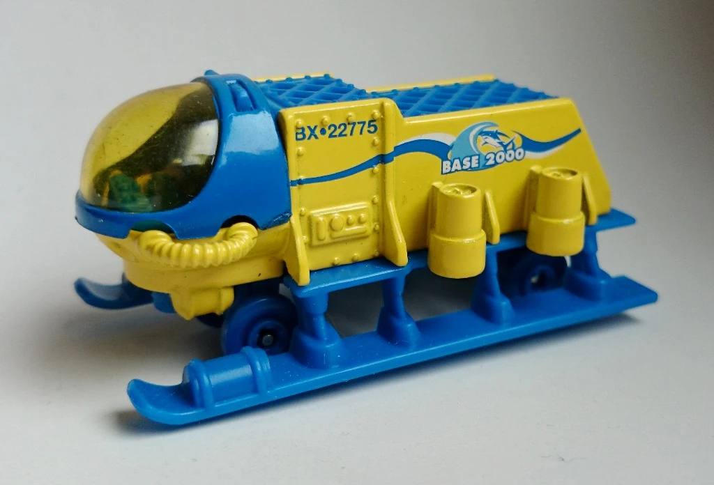 Submersible (Yellow, BASE 2000)
