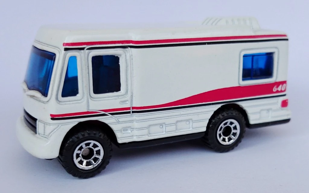 Truck Camper (1999) / Campin' Cruiser (2022) (White, Black and Red stripes, 640)