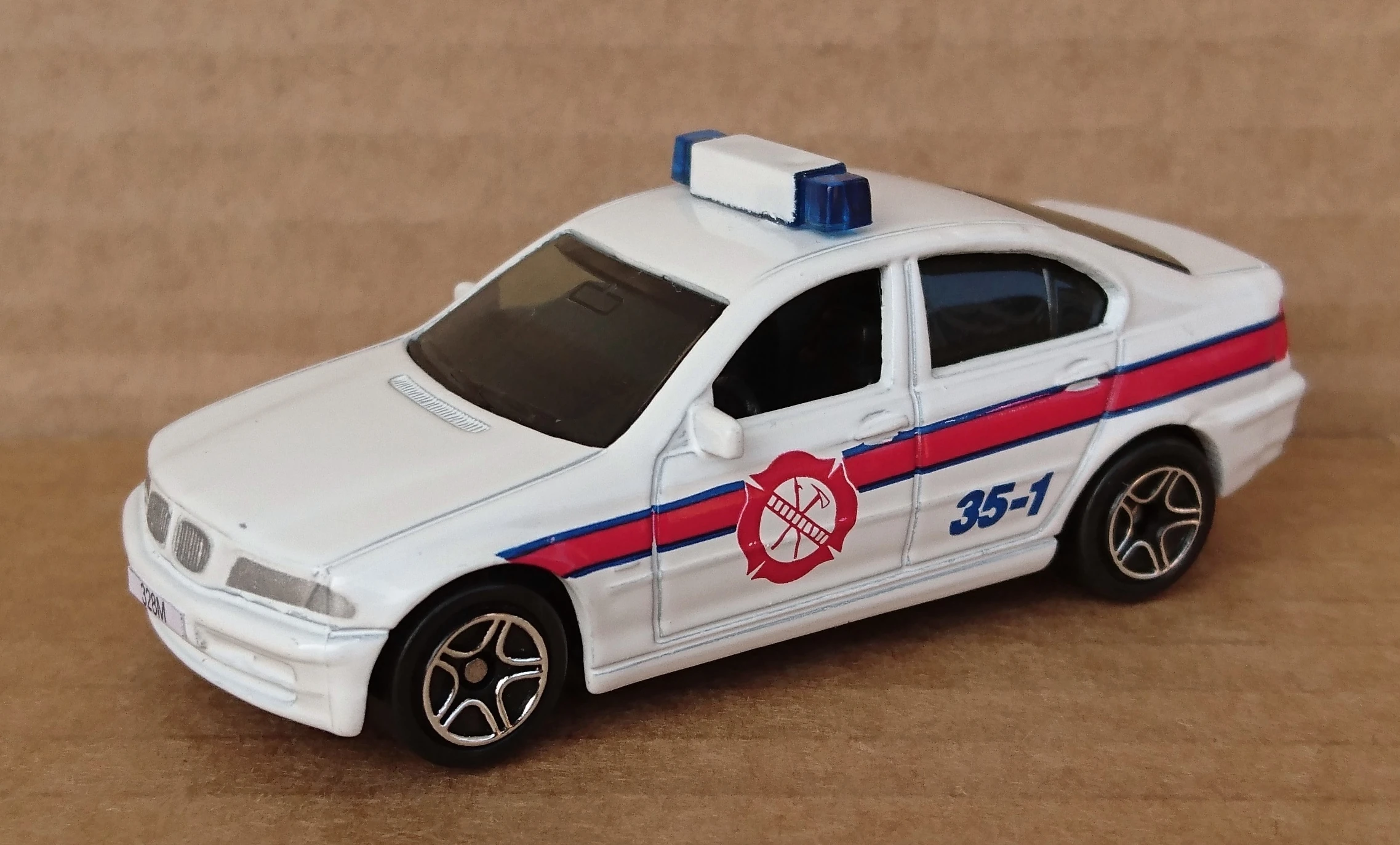 BMW 328i (White, 35-1, Red and Blue stripe)