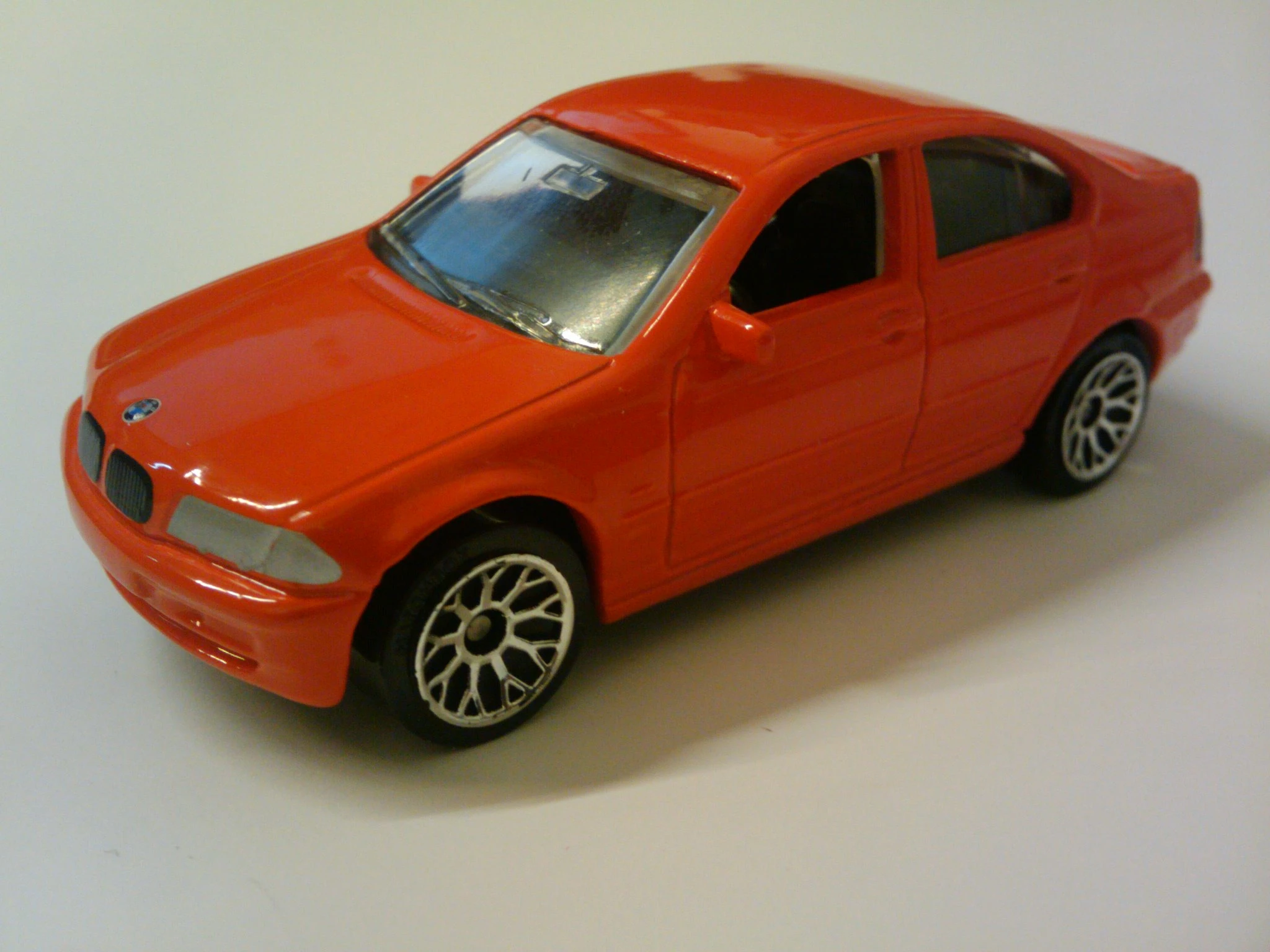 BMW 328i (Red, Silver headlights, Red taillights, Black…)