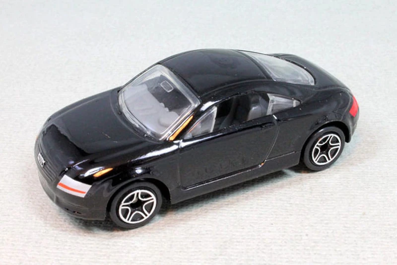 Audi TT (Black, detailed trim)