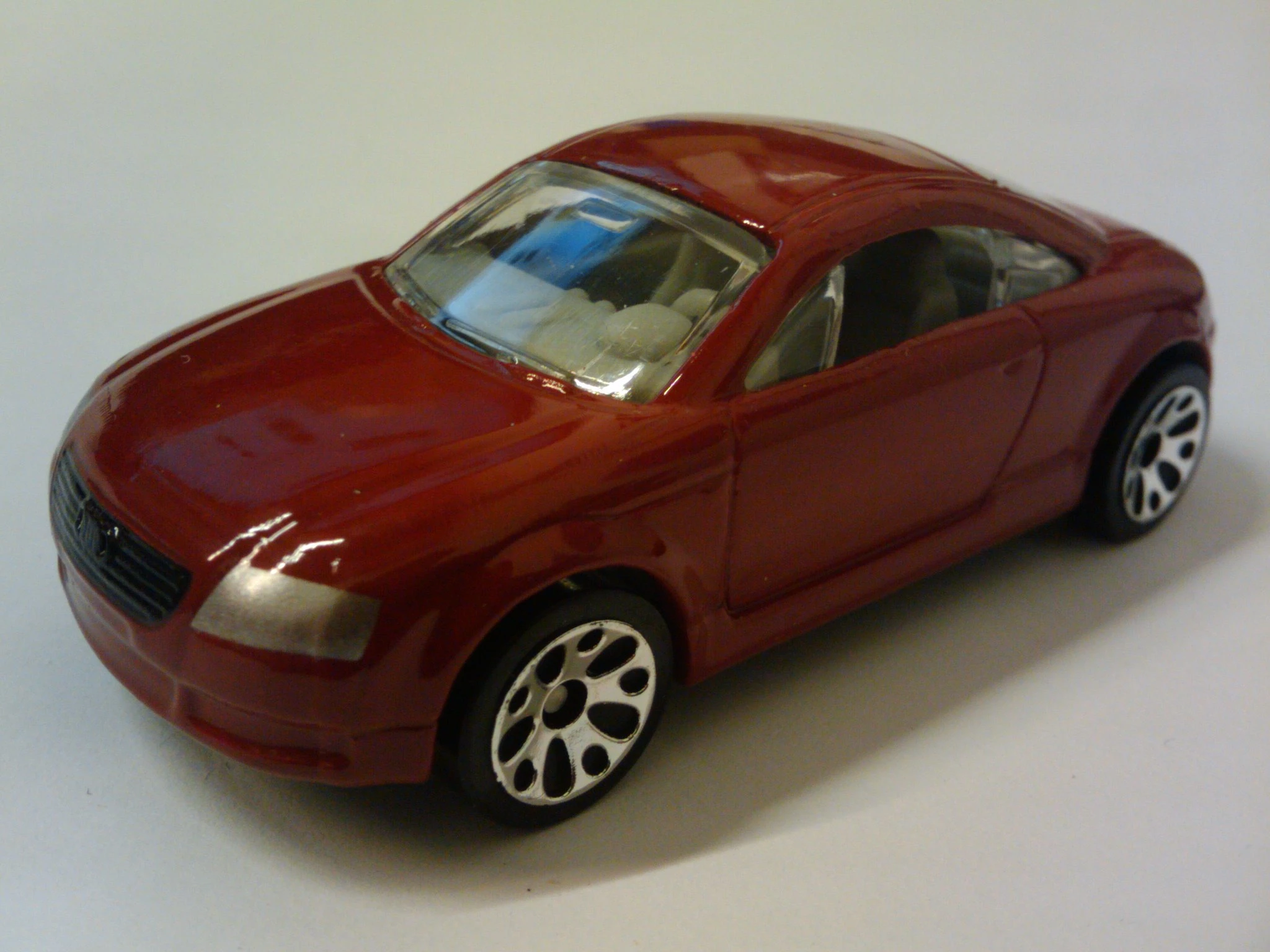Audi TT (Red, Silver headlights, Black grille, Matchbo…)