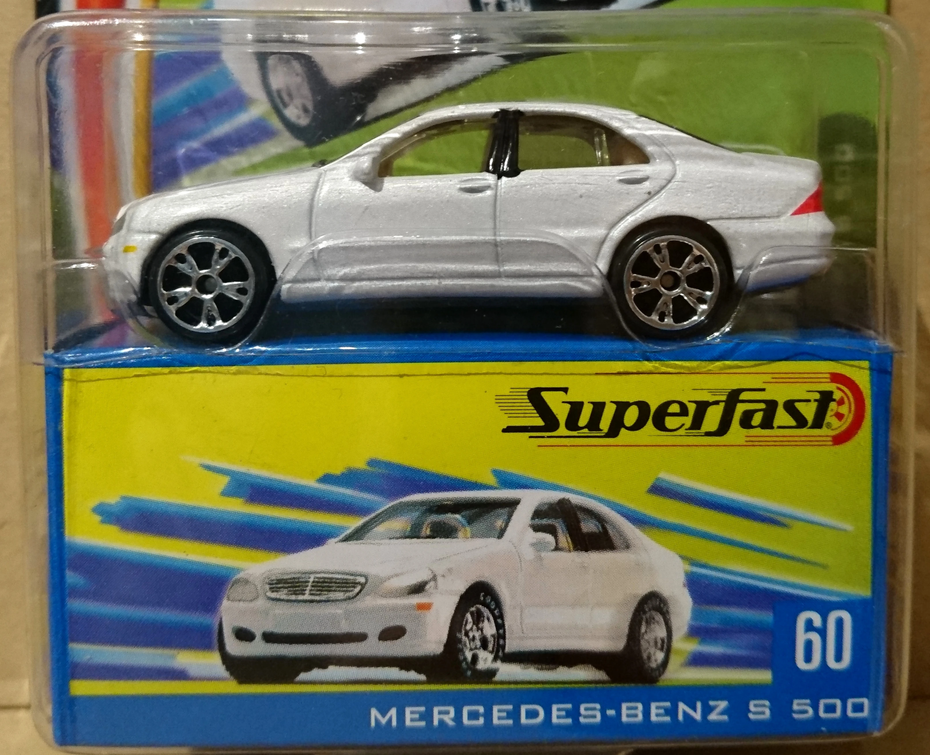 Mercedes-Benz S500 (Pearl White, Silver headlights, Red taillights, trim…)