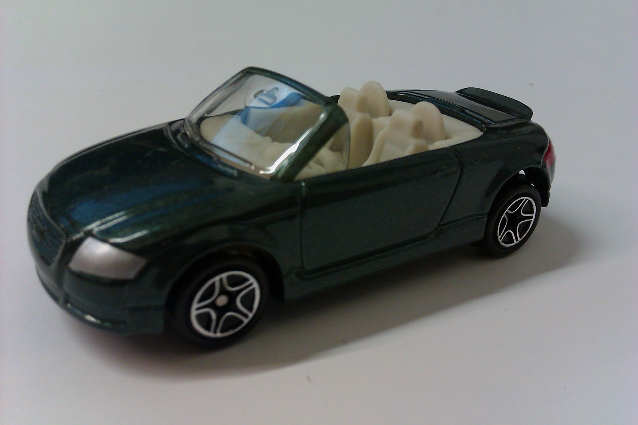Audi TT Roadster (Metalflake Forest Green, Silver headlights, Red taillights)