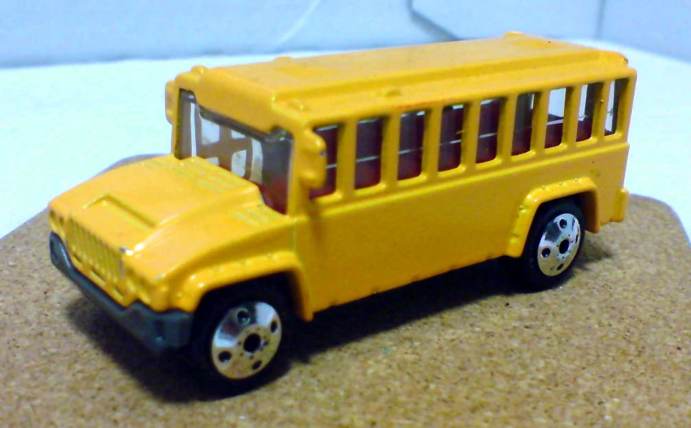 School Bus (2000) (Yellow)