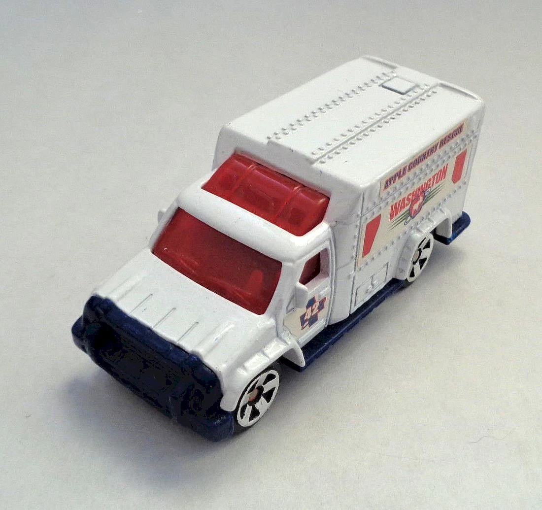 Ambulance (2000) (White, 42, WASHINGTON stickers)