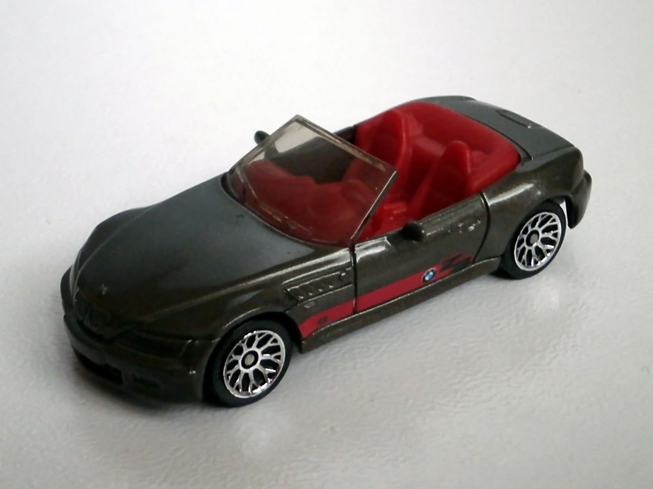 BMW Z3 (Charcoal, Red band, Z3)