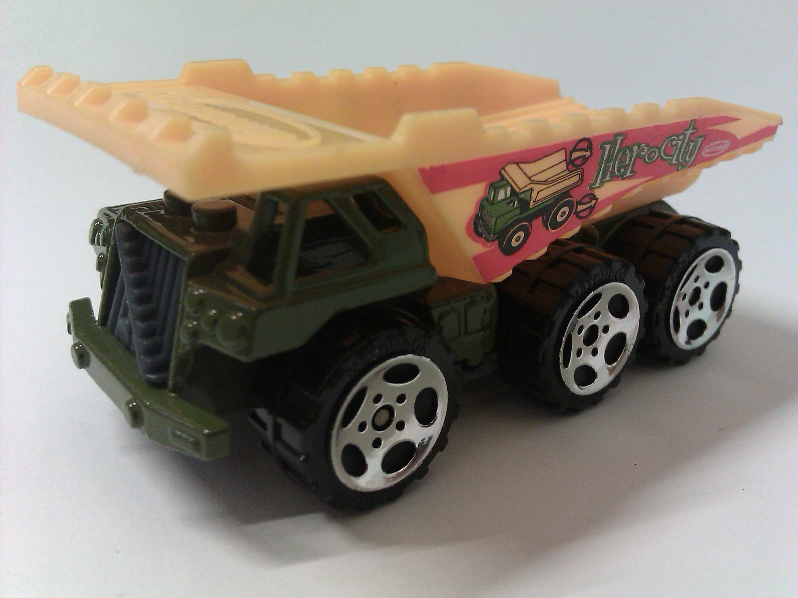 3-Axle Dump Truck (Dark Olive Green / Yellow, Hero City, picture of dump truck, Matchb…)