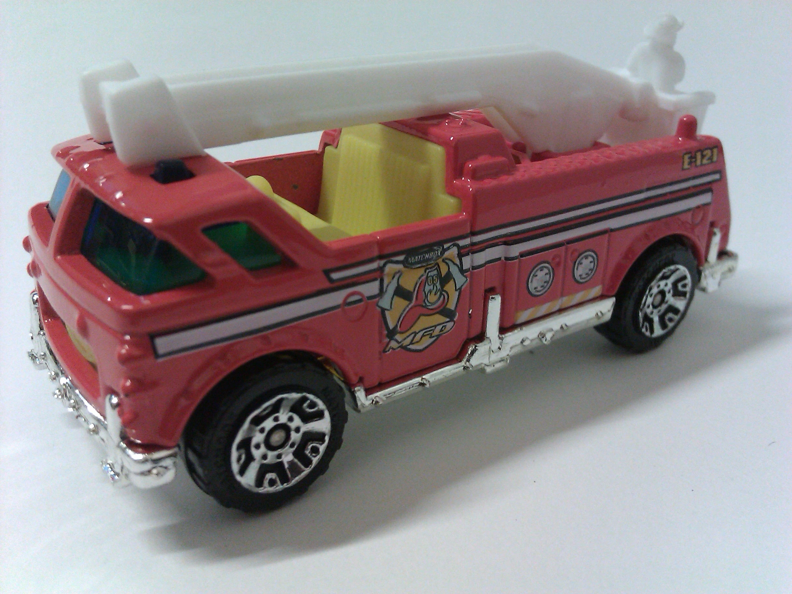 Bucket  Fire Truck / Skyfire (Red, MFD, firefighter's helmet, E-121, fire t…)