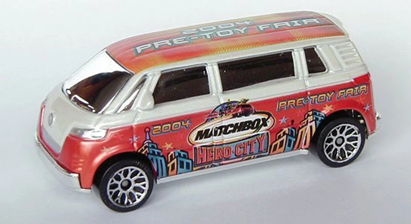 Volkswagen Microbus (Two Tone White and Red, 2004 Pre Toy Fair Hero City)