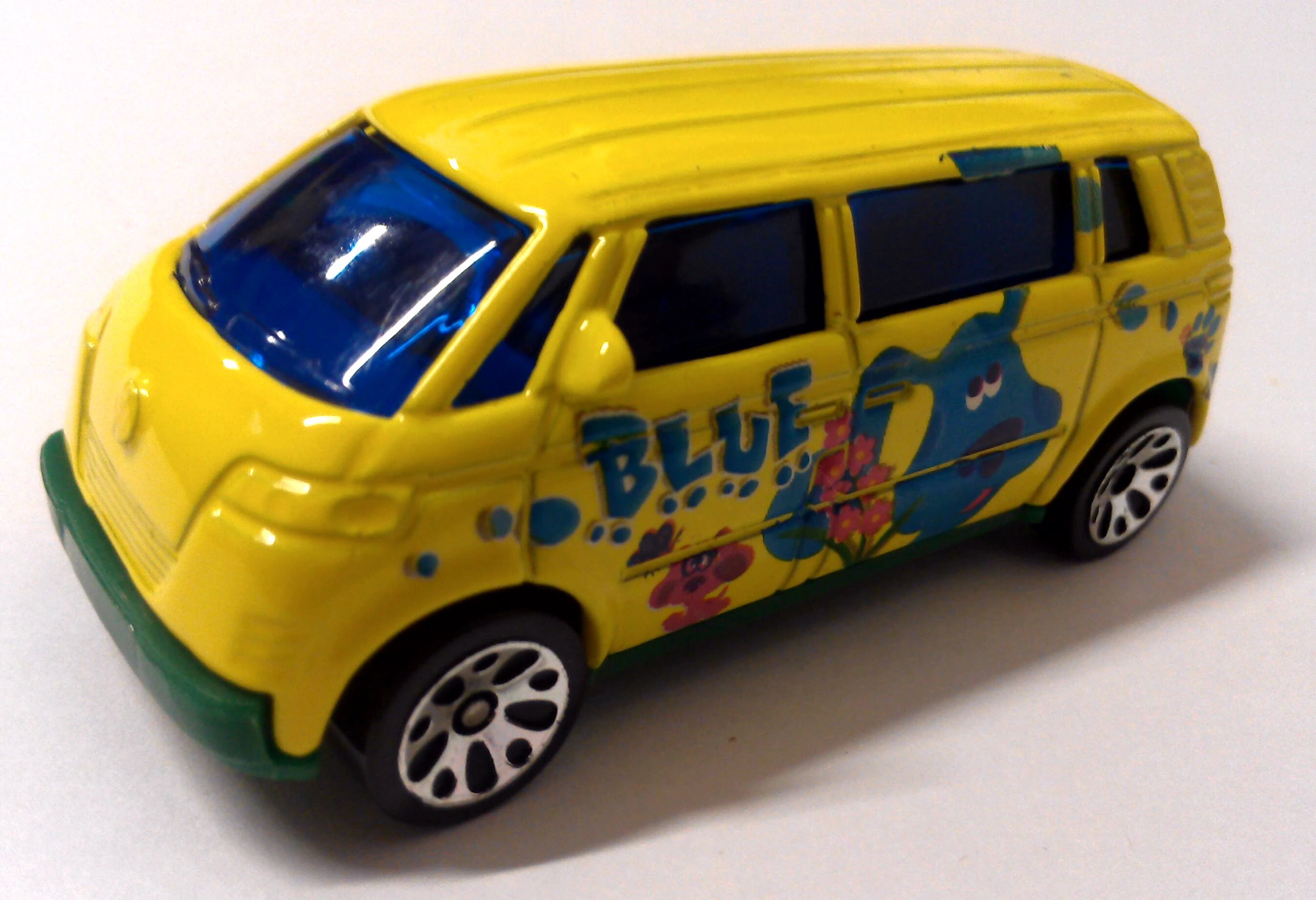 Volkswagen Microbus (Yellow, Blue (Character and text), flowers, Mage…)