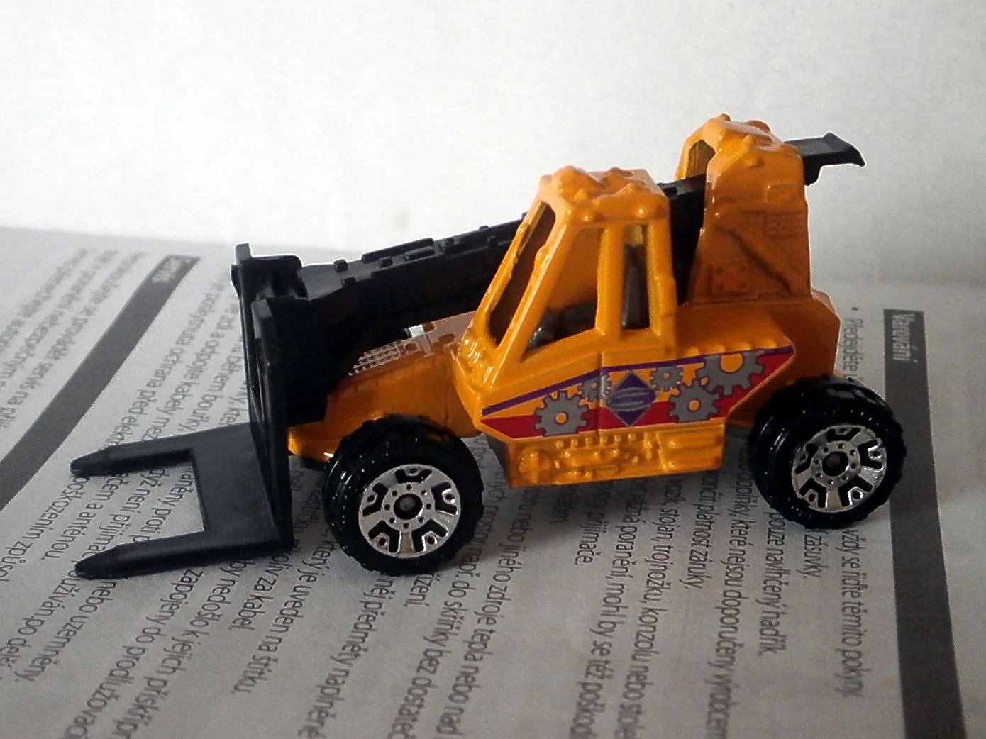 Lift Truck (Yellow, Gears design)