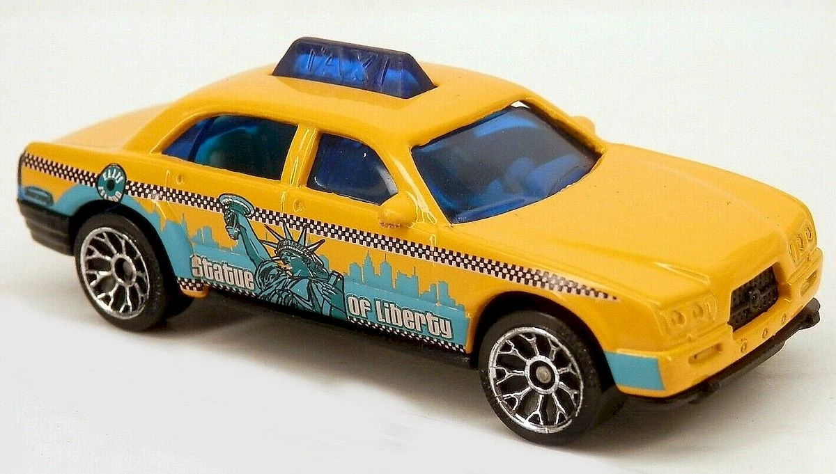 Taxi Cab (Yellow, Statue of Liberty, Green skyline)