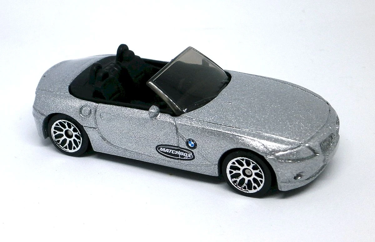 BMW Z4 (Silver, BMW badge on fender)