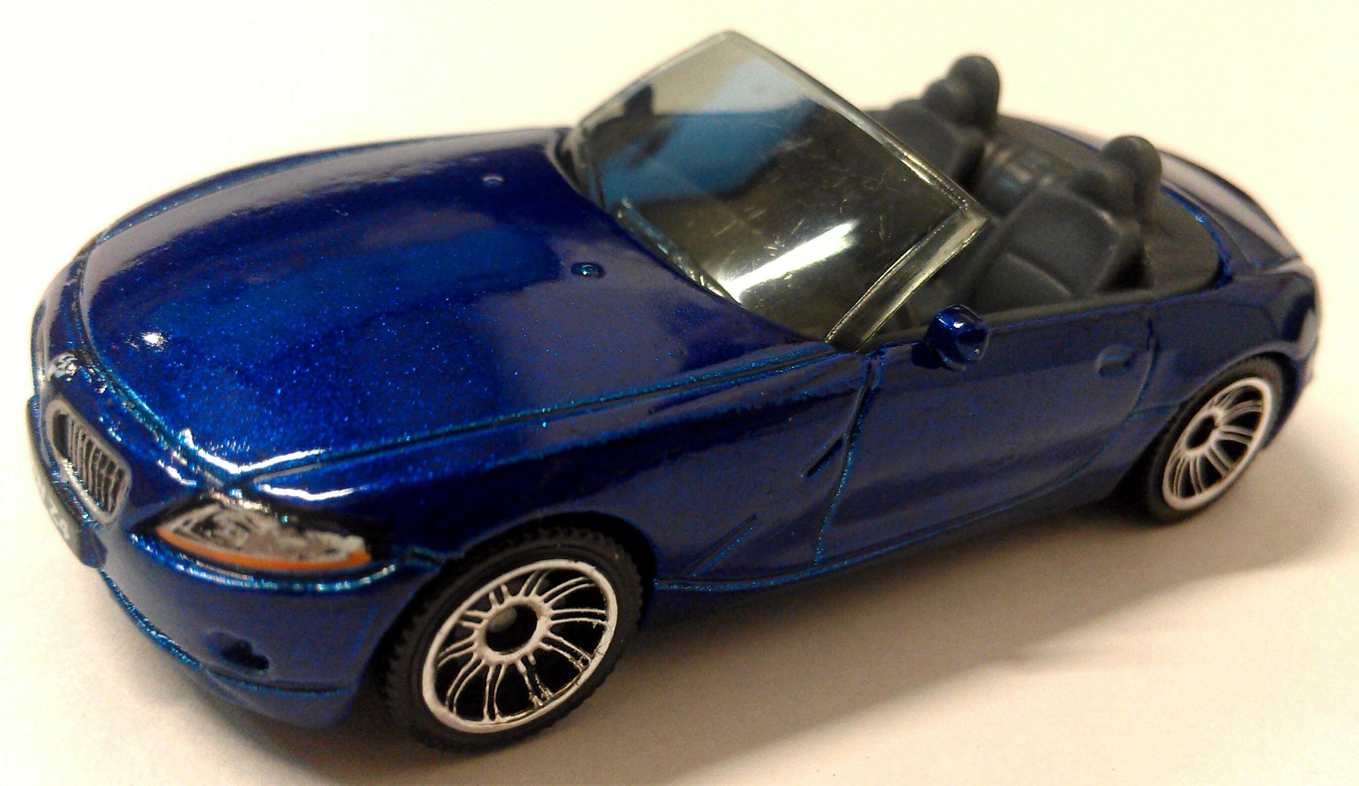BMW Z4 (Metalflake Deep Blue, Detailed trim)