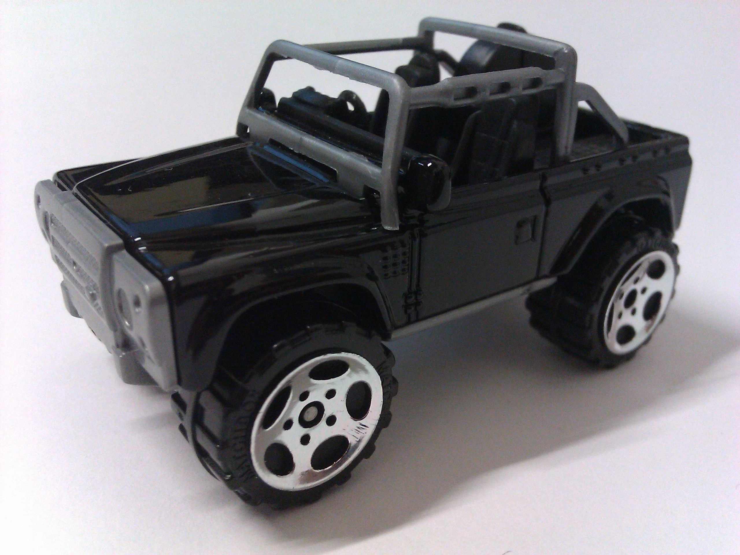 Land Rover SVX (Black, Red taillights)