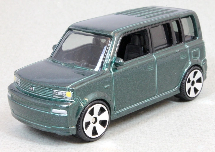 Scion xB (Dark Green, Detailed trim)