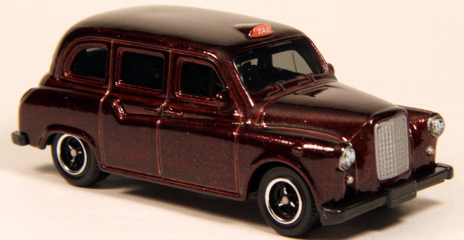 London Taxi (Metalflake Maroon, Detailed trim)