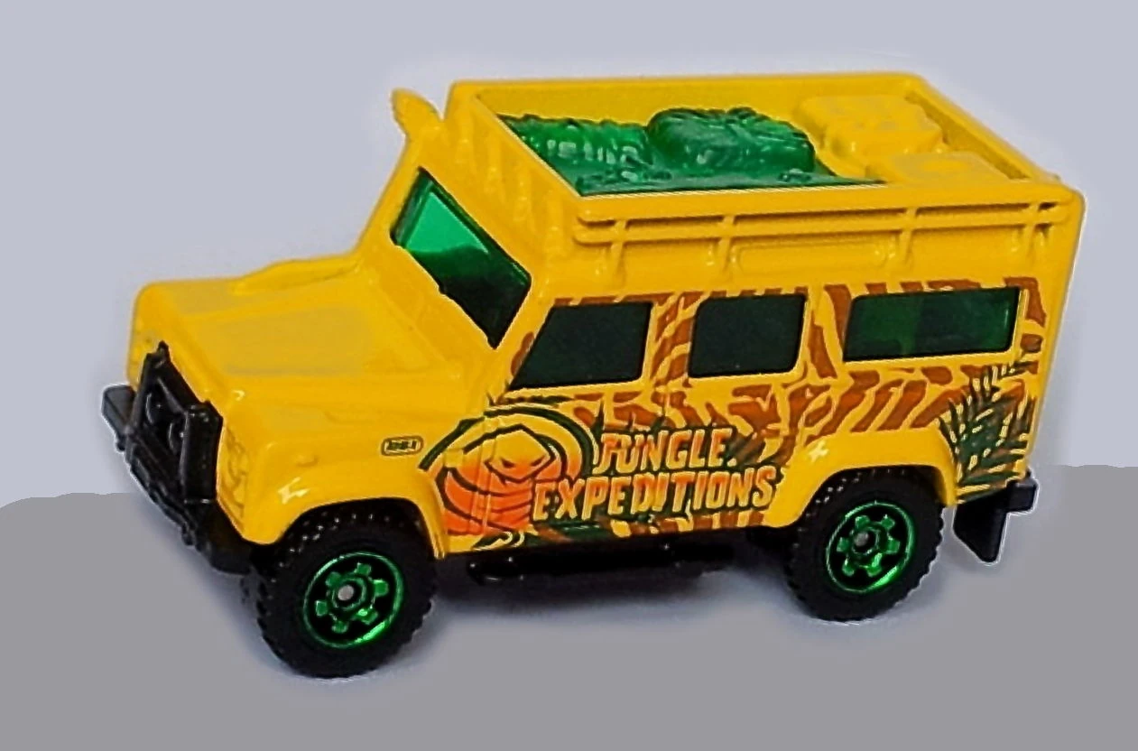 Land Rover Defender 110 (1997) (Yellow, MBX, JUNGLE EXPEDITIONS)