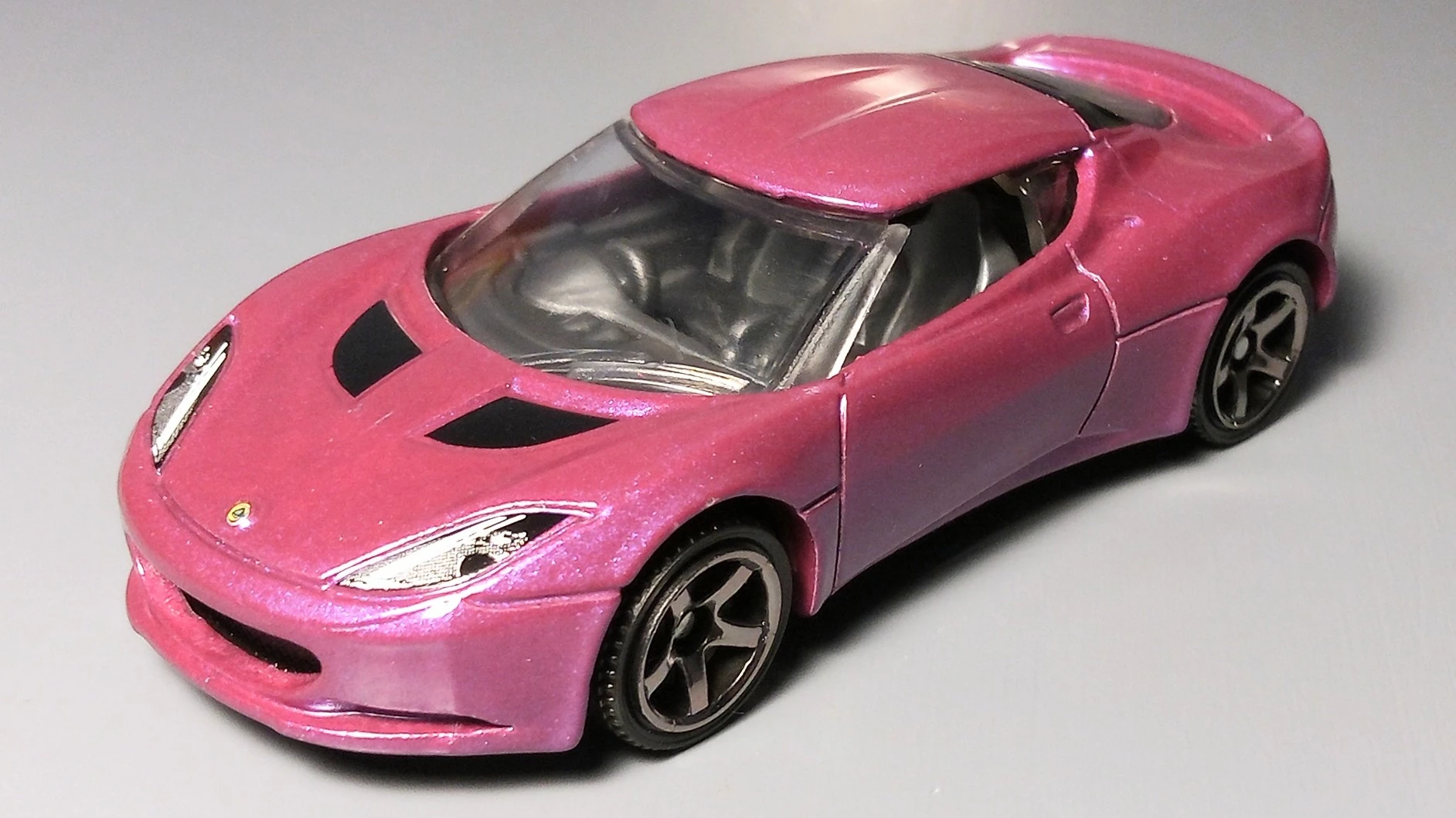 Lotus Evora (2008) (Metalflake Purple, Detailed trim)