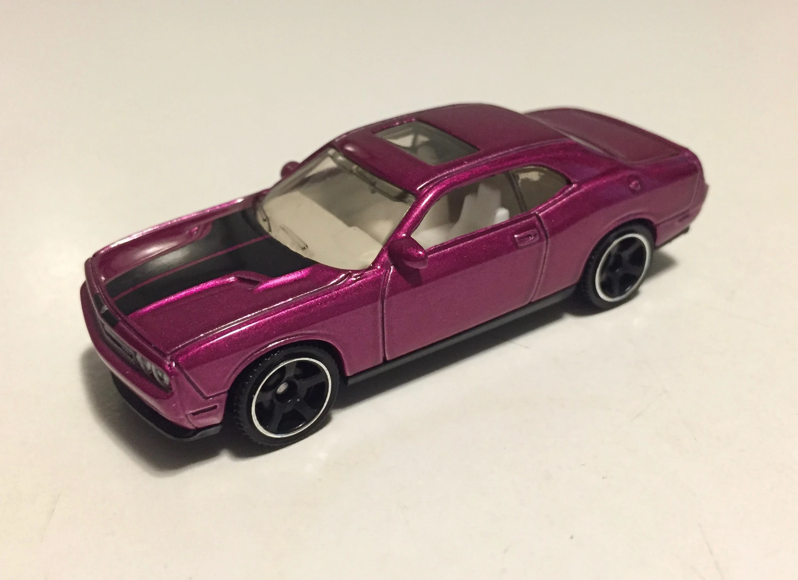 2008 Dodge Challenger SRT8 (Metalflake Purple, Detailed trim, Black hood stripes)