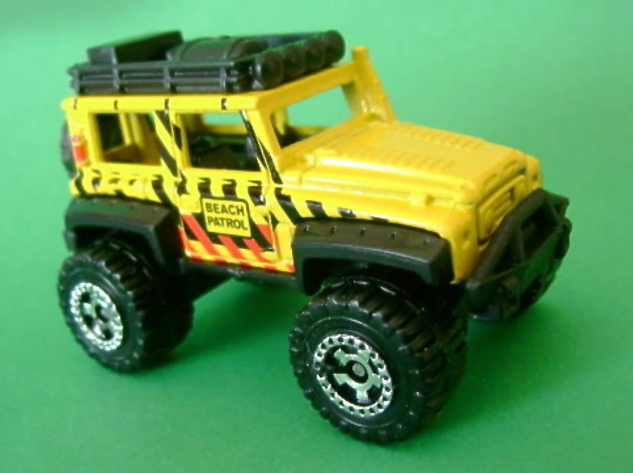 Dune Dog (Yellow, BEACH PATROL, stripes)